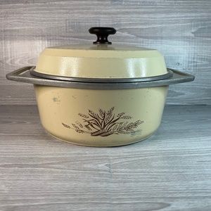 Vintage Club Aluminum Stock Pot Dutch Oven With Lid Almond Harvest Wheat 5 Qt